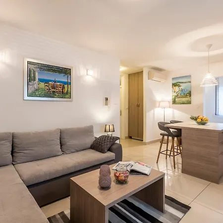 Varos Apartamento *
