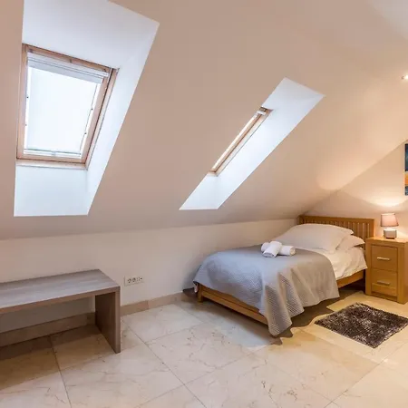Varos Apartamento