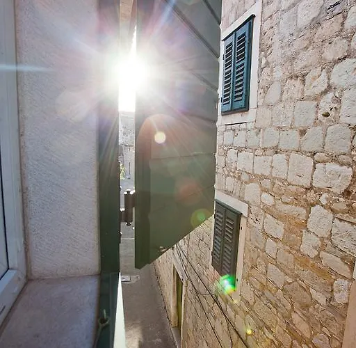 Varos Апартаменты *