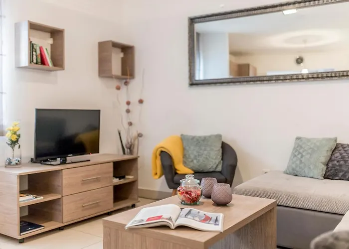 Апартаменты Varos *